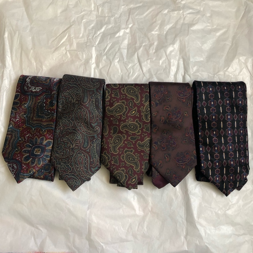 Set of 5 vintage ties most are silk.